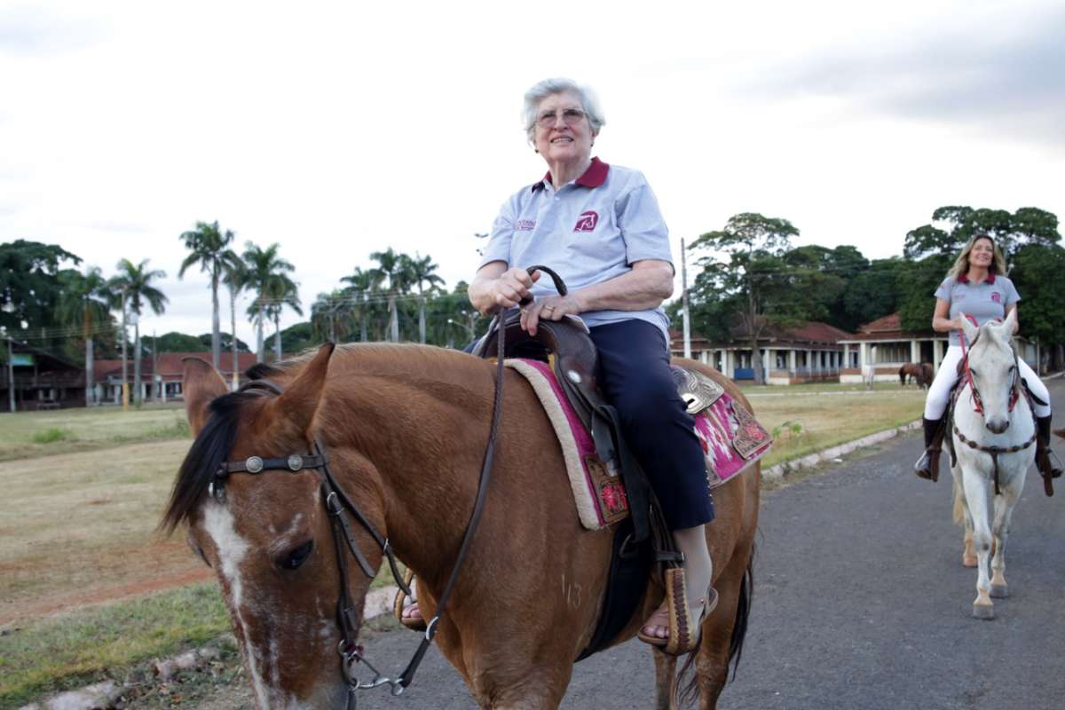 Cavalos ajudam na saúde física e mental com atividades em MT