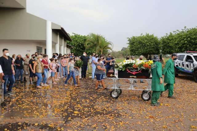 Aposentado que morreu ap&oacute;s queda de triciclo &eacute; sepultado em Campo Grande