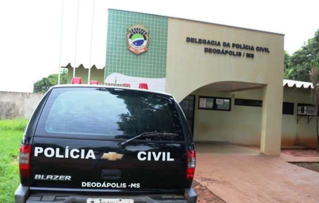 Mulher &eacute; resgatada por amigas ap&oacute;s ser torturada com choques pelo namorado