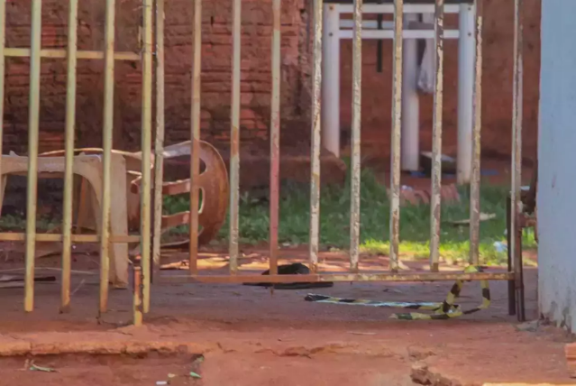 Homem que se escondeu ap&oacute;s matar vizinho a facadas &eacute; condenado a 10 anos 