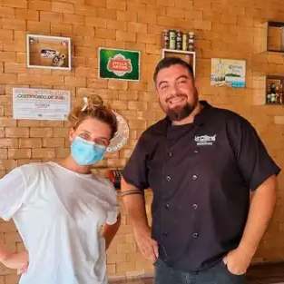 Em visita em MS, Bruna Linzmeyer para em Piraputanga para almoçar