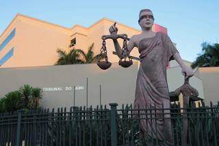 Assaltante tenta estuprar atendente de loja na Arthur Jorge Assaltante tenta estuprar atendente de loja na Arthur Jorge