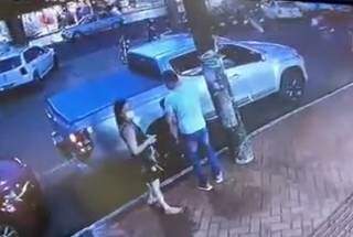 Casal foi preso em flagrante após venda de caminhonete alugada (Foto: Reprodução)