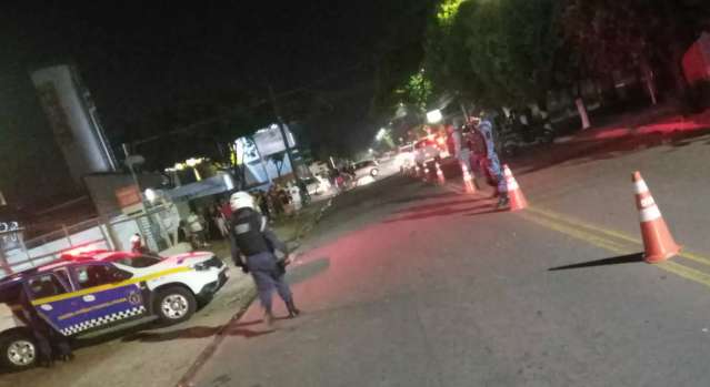 Guarda usa spray de pimenta e bomba para dispersar desobedientes