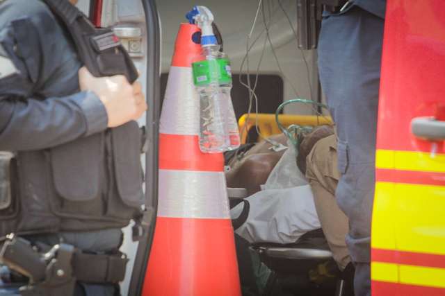 Irritado, homem esfaqueia amigo no t&oacute;rax durante discuss&atilde;o por dinheiro