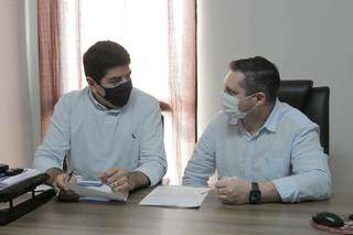 Titular da SAS, José Mário Antunes da Silva, e diretor-presidente da Funsat, Luciano Silva Martins, que trabalham em campanha contra esmolas. (Foto: Marcos Maluf)