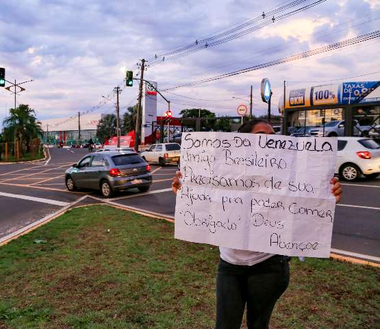 Por dia, prefeitura recebe 23 liga&ccedil;&otilde;es sobre pedidos de dinheiro em sem&aacute;foros