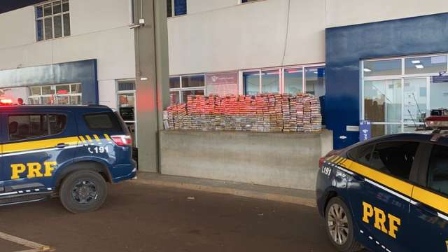 Pol&iacute;cia descobre quase meia tonelada de coca&iacute;na em tanque de caminh&atilde;o 
