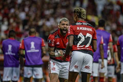 Com dois gols de Bruno Henrique, Flamengo vence Barcelona no Maracan&atilde;