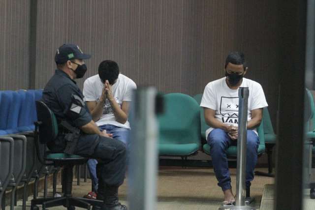 Dupla que matou homem ap&oacute;s discuss&atilde;o em bar &eacute; condenada a  21 anos