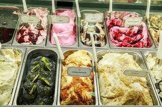 Além da fabricação tradicional da Cacimba, sorveteria também vende gelato. (Foto: Kísie Ainoã)