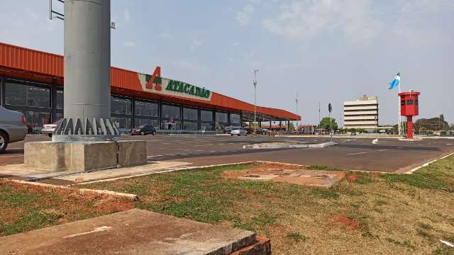 Curto-circuito fecha Atacad&atilde;o e provoca queimaduras de 2&ordm; grau em funcion&aacute;rio