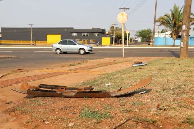 Jovem é atropelado e socorrido com fratura exposta após motorista fugir