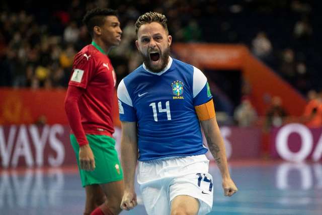 Brasil vence Marrocos e vai a semifinal da Copa do Mundo de Futsal