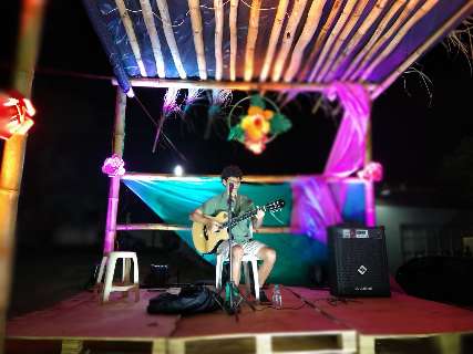 Luau da Feira Org&acirc;nica &eacute; espa&ccedil;o para os t&iacute;midos soltarem a voz