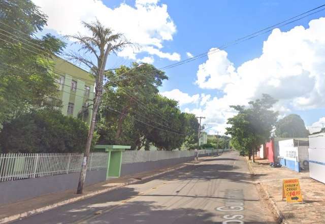 Assaltante &eacute; &quot;preso&quot; por moradores ap&oacute;s pular muro de condom&iacute;nio
