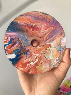 Disco colorido representa o universo. (Foto: Arquivo Pessoal)