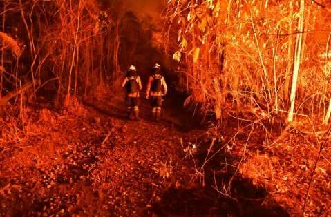Em disputa com fazendeiros, incêndios florestais crescem em terra indígena de MS