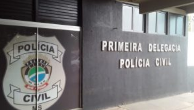 Homem morre ap&oacute;s carreta atingir traseira de moto com farol apagado 