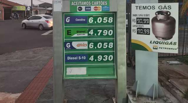 Pre&ccedil;o do diesel subiu hoje, mas posto j&aacute; vendeu mais caro ontem