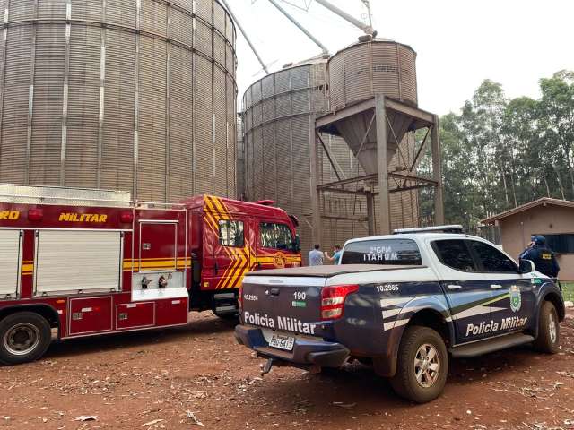 Trabalhador morre soterrado por carga de milho em silo de fazenda