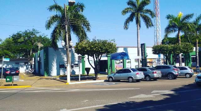 Bandido invade pr&eacute;dio da Prefeitura, revira tudo e foge sem levar nada