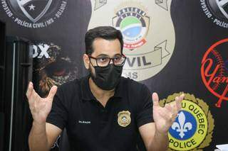 Passageiro de moto empurra ciclista e rouba bicicleta no Centro 