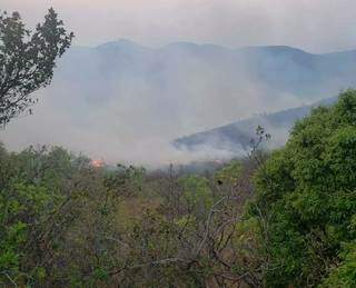 Incêndios no Morro do Urucum, no Pantanal de MS. (Foto: Corpo de Bombeiros Militar)