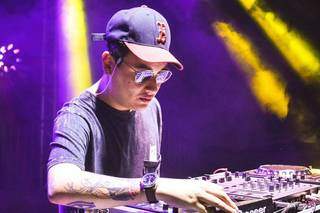 DJ de 24 anos é encontrado morto em quarto de hotel em Campo Grande DJ de 24 anos é encontrado morto em quarto de hotel em Campo Grande