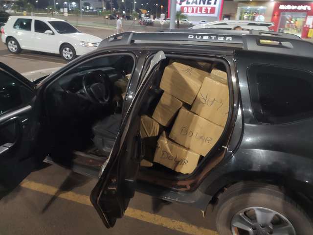Droga negociada em estacionamento de shopping pesou 1.200 quilos