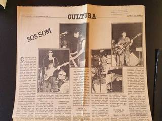 Jornais antigos trazem história da banda SOS Som. (Foto: Arquivo Pessoal)
