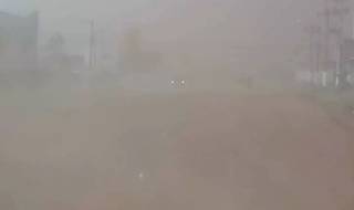 Tempestade de poeira ontem em Três Lagoas, fez a cidade &#34;desaparecer&#34;. (Foto: Luciano Previate/Bolsão em Destaque)