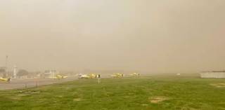 Aviões que estavam no Aeroporto &#34;sumiram&#34; na &#34;tempestade (Foto: Diário Corumbaense)