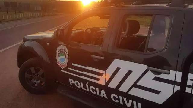 Homem &eacute; encontrado sangrando em ponto de t&aacute;xi e morre antes de socorro chegar