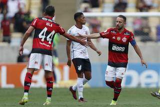 Com 2 gols logo nos primeiros 10 minutos, Flamengo vence o Athetico-PR por 3 a 0