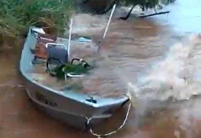 Chuva paralisa buscas por pescador que sumiu em rio ap&oacute;s tempestade de poeira