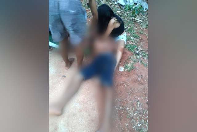 Av&ocirc; leva tapa no rosto e revida ferindo gravemente o neto com um tiro