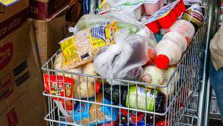 Supermercados vão pagar R$ 740 mil por diferença de preço e produtos vencidos Supermercados vão pagar R$ 740 mil por diferença de preço e produtos vencidos