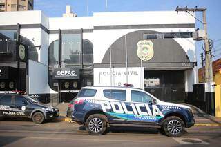 Ladrão invade casa de bombeiro, tenta fugir e é preso por vizinho PM Ladrão invade casa de bombeiro, tenta fugir e é preso por vizinho PM
