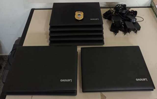 Pol&iacute;cia recupera mais 10 notebooks furtados de faculdade 
