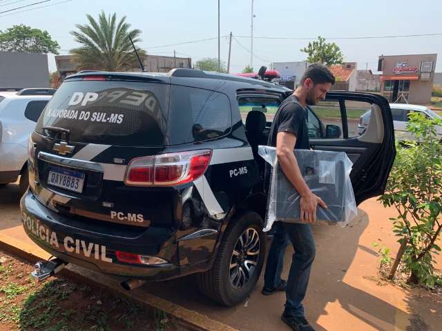 Cinco dias ap&oacute;s opera&ccedil;&atilde;o, ex-servidor acusado de desvio continua foragido