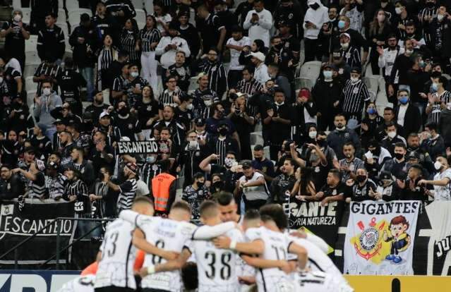 Corinthians vira sobre o Bahia e vence duelo por 3 a 1 