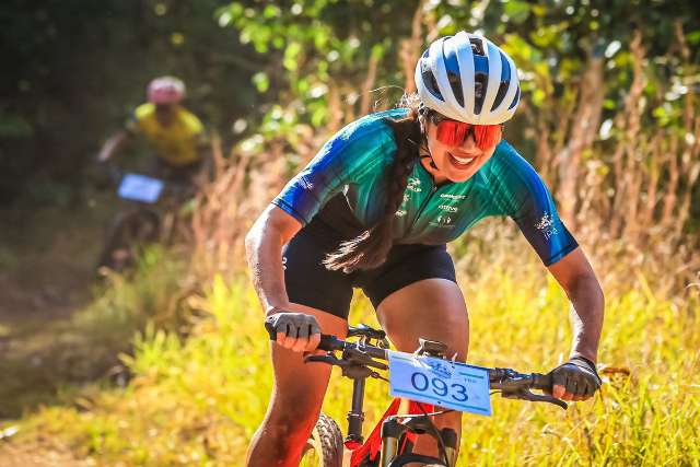 Larissa Souza foca nos treinos para vencer 109 km de pedaladas em novembro