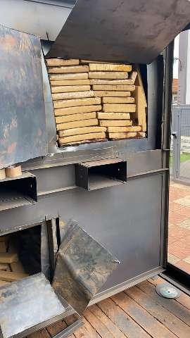 PF encontra 3 toneladas de maconha escondida em misturador de ra&ccedil;&atilde;o