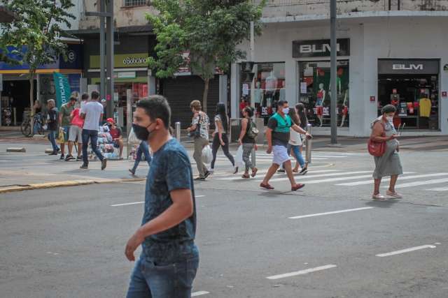 Para aumentar prote&ccedil;&atilde;o, maioria diz que continua usando m&aacute;scara com frequ&ecirc;ncia