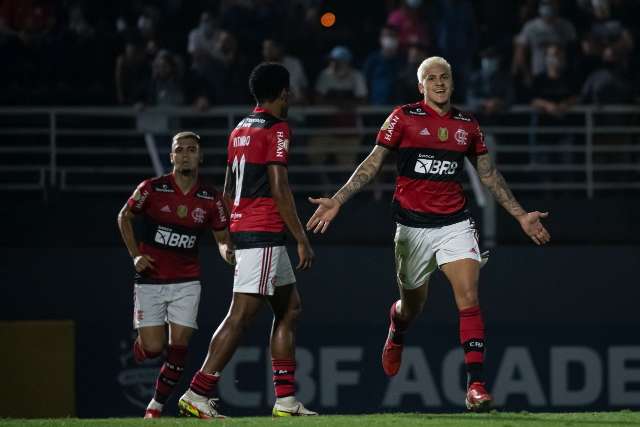 Flamengo sai na frente, mas Bragantino alcan&ccedil;a empate de 1 a 1 