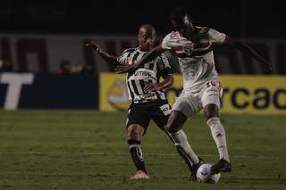 Em duelo no Morumbi, S&atilde;o Paulo e Santos ficam no empate em 1 a 1 