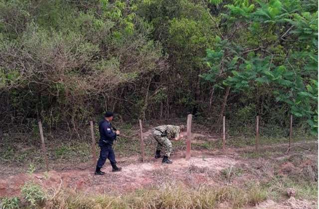 Disputa entre fam&iacute;lias provoca a morte de 3 na fronteira ap&oacute;s troca de tiros