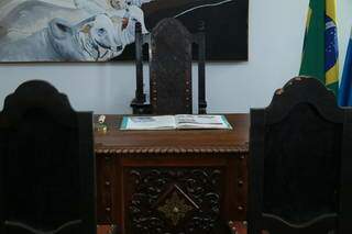 Documentos com pedidos divisionistas foram assinados em mesa que fica na Acrissul. (Foto: Kísie Ainoã)