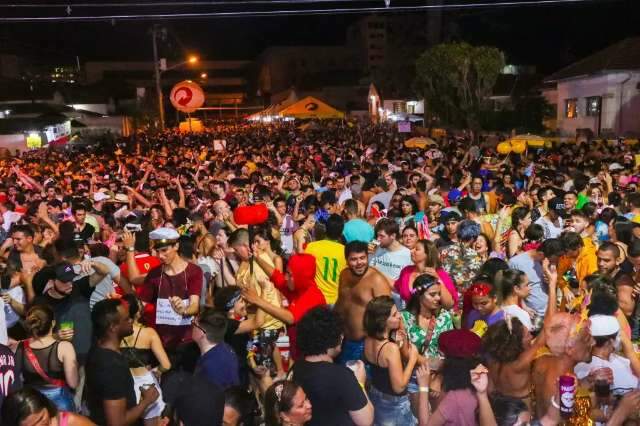 Eventos voltaram lotados, mas maioria &eacute; contra Carnaval em 2022